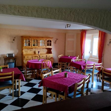 Hotel Les Remparts Nozeroy ภายนอก รูปภาพ