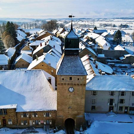 Hotel Les Remparts Nozeroy ภายนอก รูปภาพ