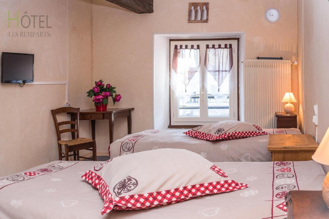 Hotel Les Remparts Nozeroy ภายนอก รูปภาพ
