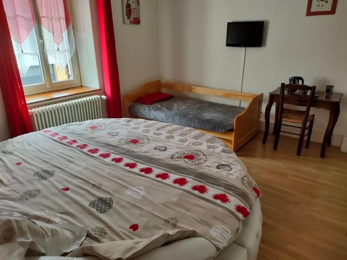 Hotel Les Remparts Nozeroy ภายนอก รูปภาพ
