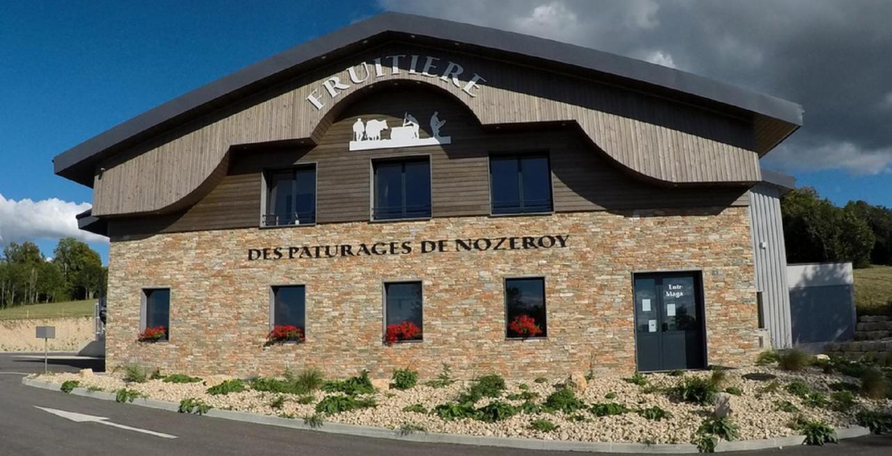 Hotel Les Remparts Nozeroy ภายนอก รูปภาพ