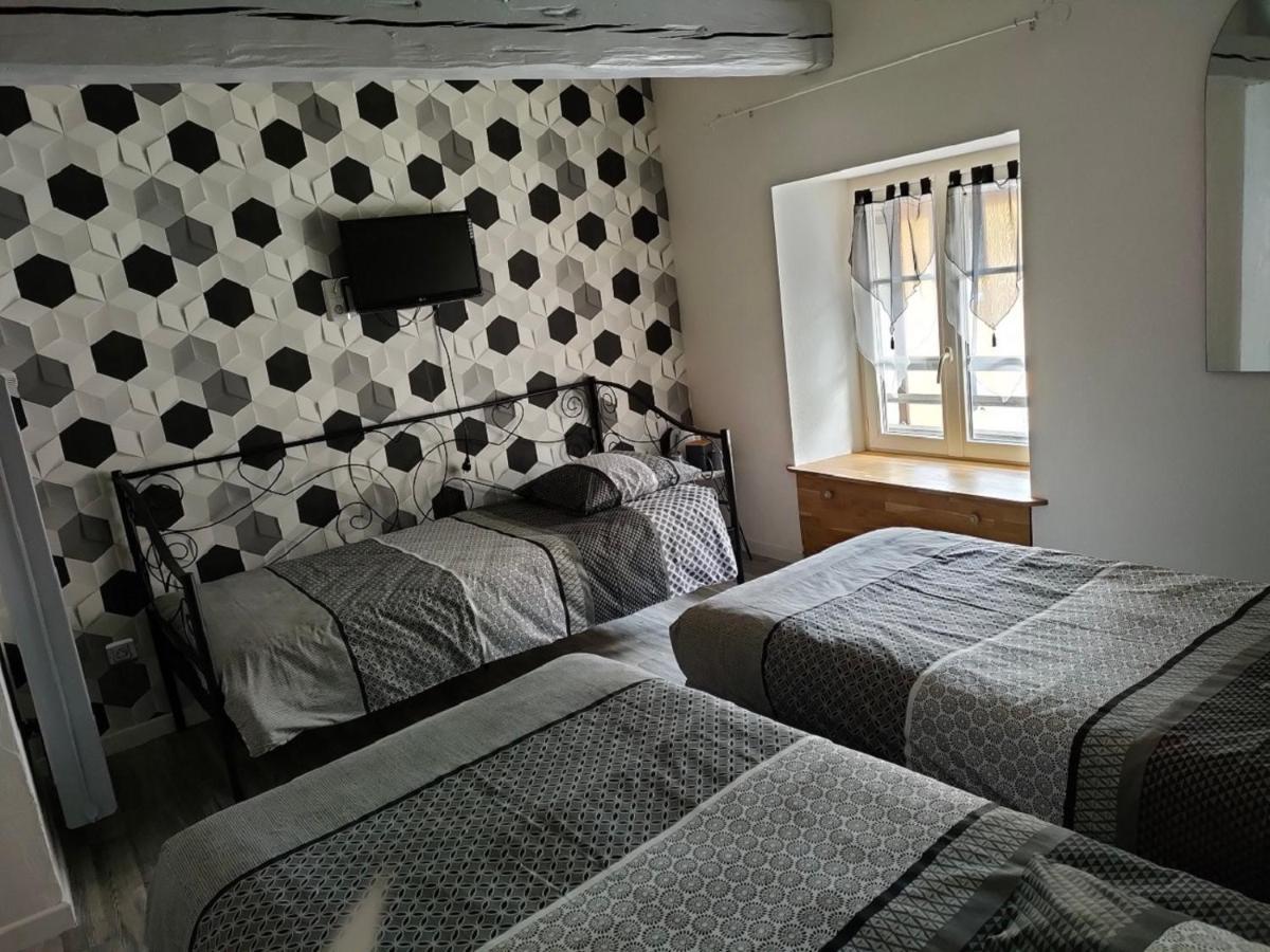 Hotel Les Remparts Nozeroy ภายนอก รูปภาพ