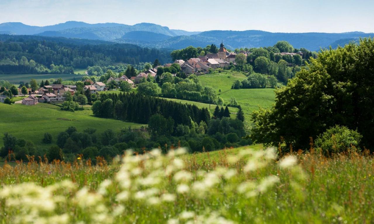 Hotel Les Remparts Nozeroy ภายนอก รูปภาพ