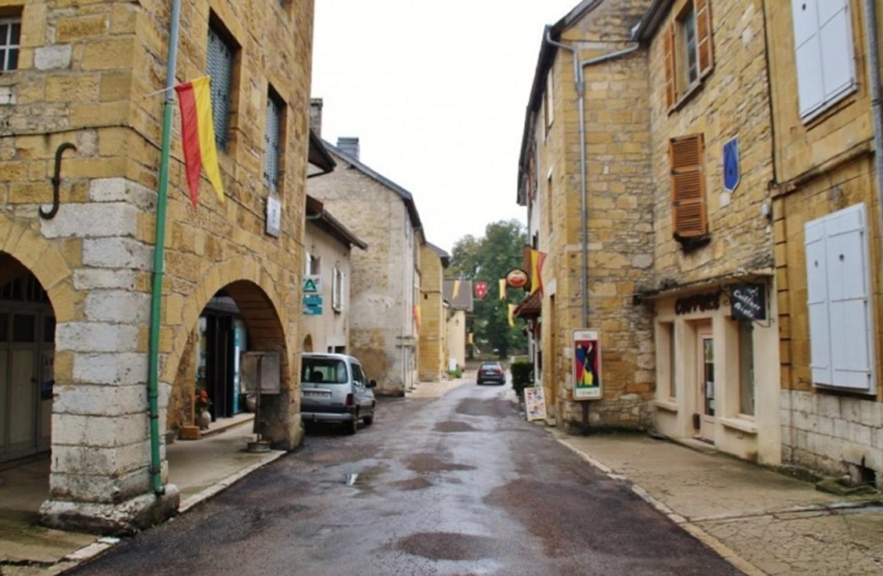 Hotel Les Remparts Nozeroy ภายนอก รูปภาพ