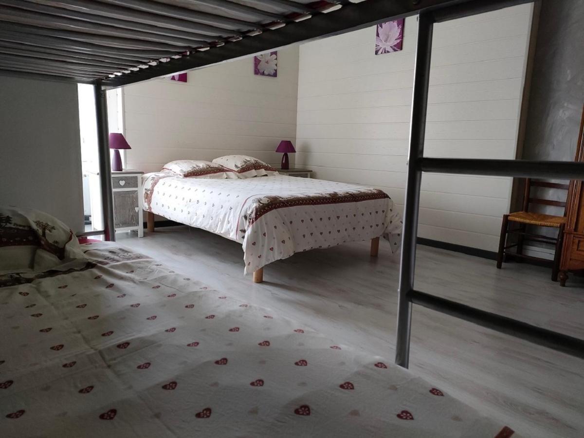Hotel Les Remparts Nozeroy ภายนอก รูปภาพ